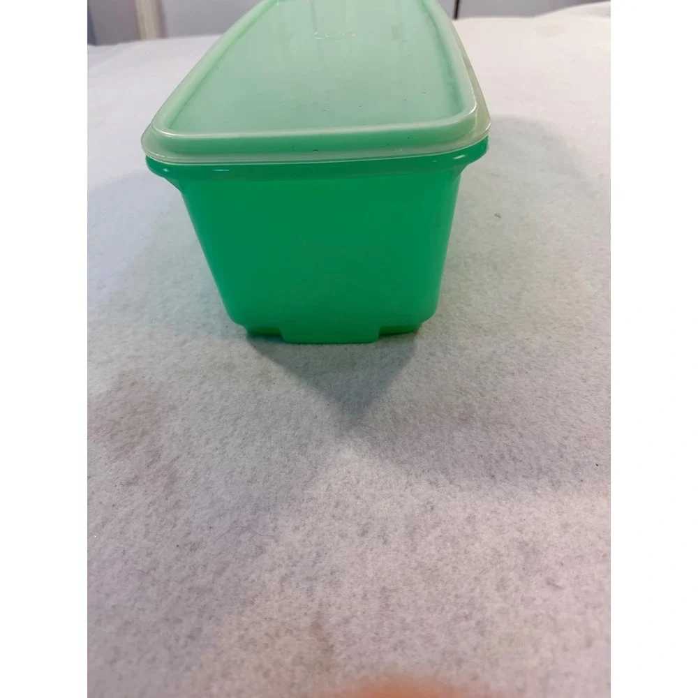 Vintage Tupperware Green Rectangular Storage Container 794-8 with Mint Lid USA